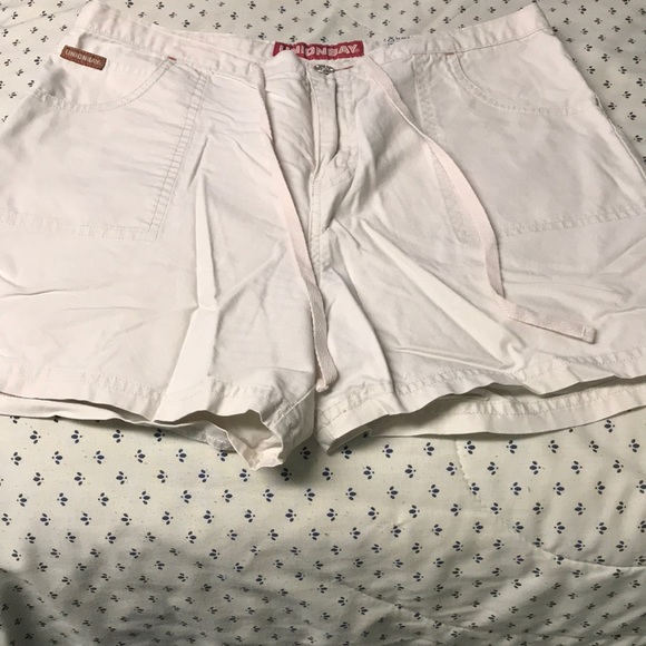 Shorts - Picture 1 of 3